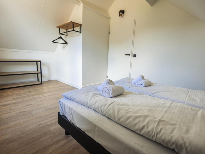 Room 5, Detached Holiday Home Near Nijmegen, Beuningen