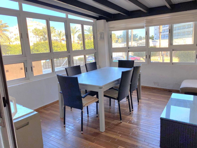Dining 3, Apartment in Roquetas Near Playa Serena Beach, Almería
