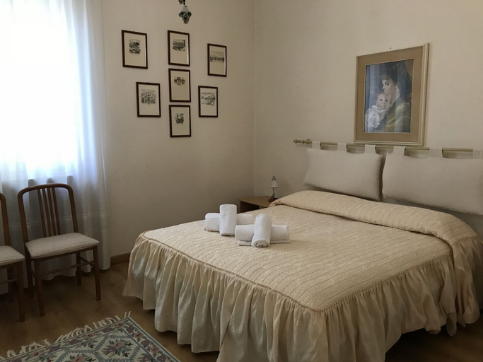 Bedroom 4, Villa in Torri del Benaco by Lake Garda, Verona