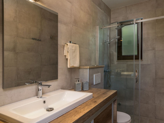 Bathroom 5, Villa Irma Comfortable Holiday Residence, Bale