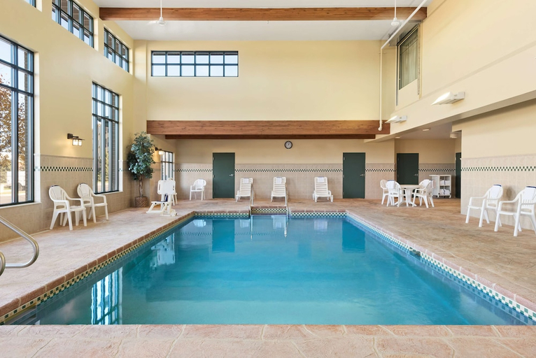 Sport & Beauty 5, Country Inn & Suites, Madison West, Dane