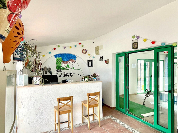 Food & Drinks 5, Cave House in Cullar near Historic Centre, Granada
