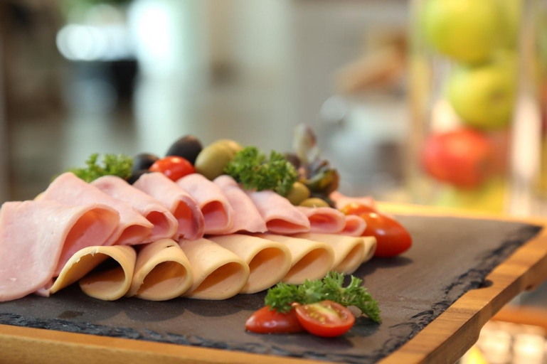 Food & Drinks 20