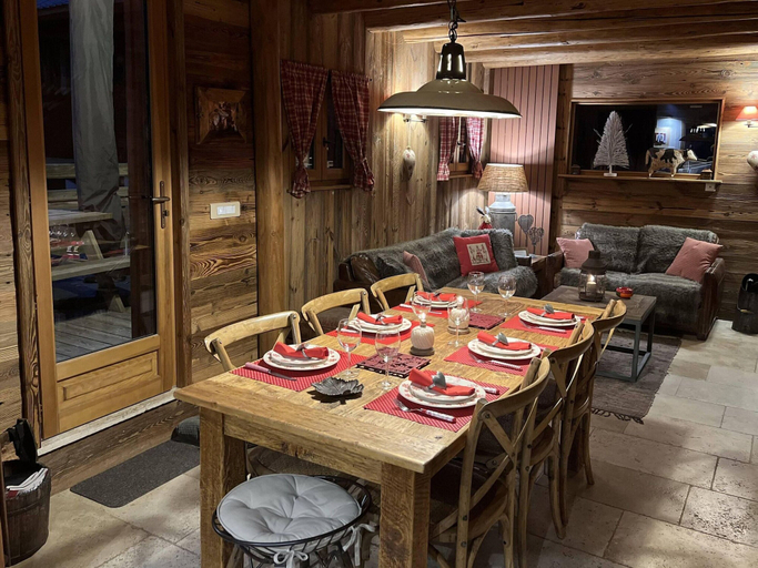 Dining 4, Chalet in Les Deux Alpes Near Ski Lift, Isère