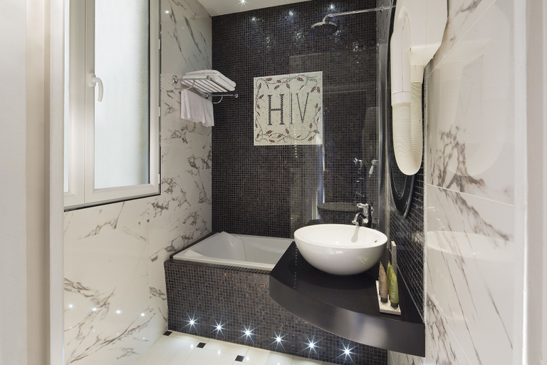 Bathroom 4, Hotel Residence Henri IV, Paris