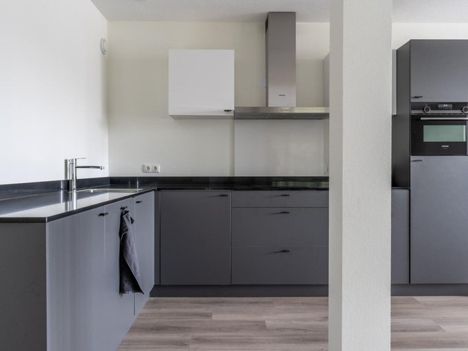 Private kitchen 2, Holiday Home in Sneek With Waterfront Jetty, Sneek