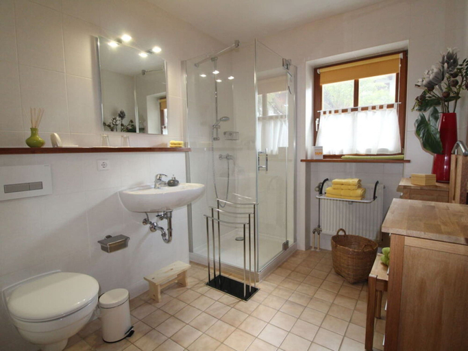 Bathroom 5, Huis Staffelberg App.802, Passau