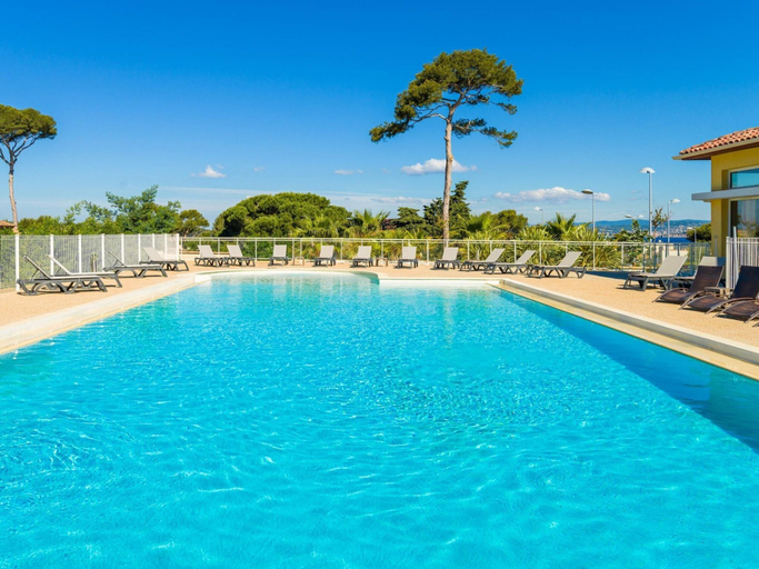 Pool 4, Apartment in Le Brusc Near Sandy Beach, Var