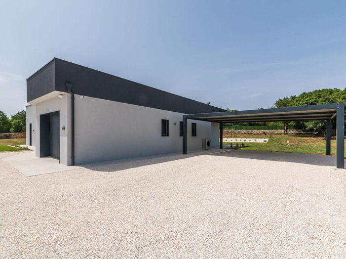 Exterior & Views 2, Villa Valinka Ontwerp, Bale