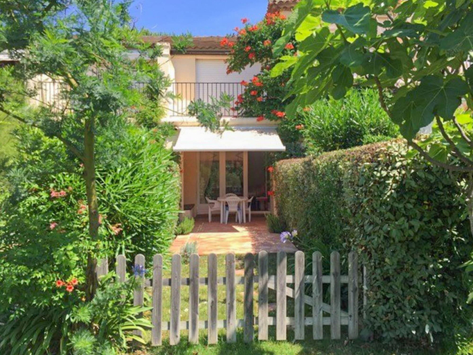 Exterior 4, Attractive Holiday Home With Garden, Var