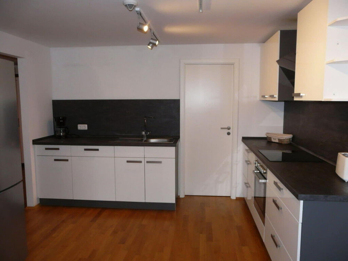 Private kitchen 3, Kampenwand Loft Modern Retreat, Rosenheim
