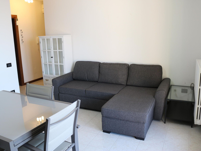 Living area 3, Apartment in Lazise With Lake View Balcony, Verona