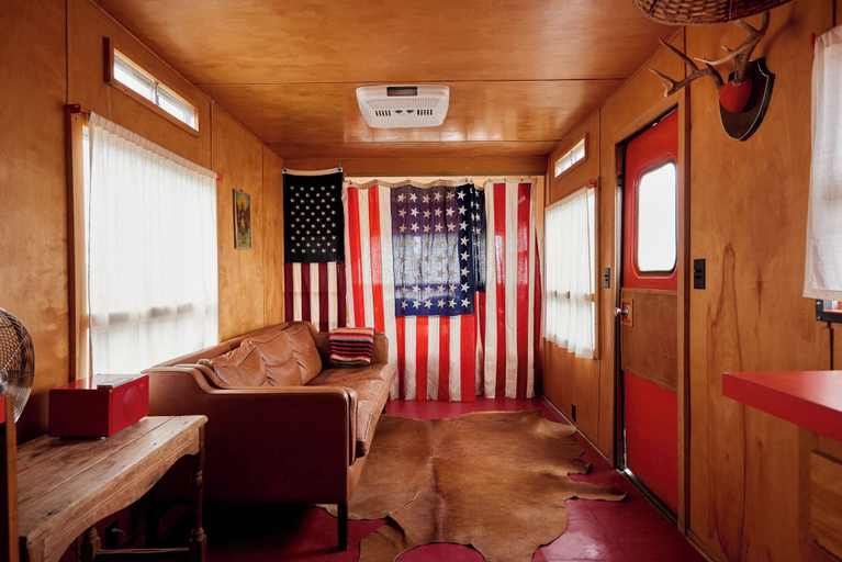 Others 5, El Cosmico, Presidio