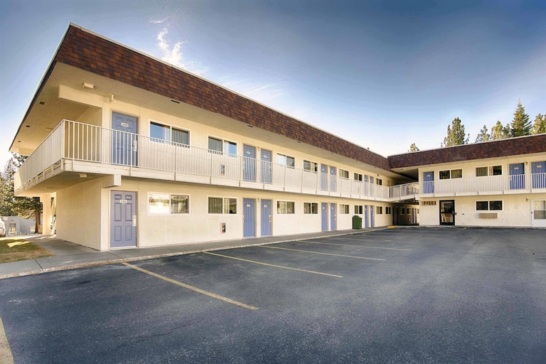Exterior & Views 2, Motel 6 Mammoth Lakes, CA, Mono