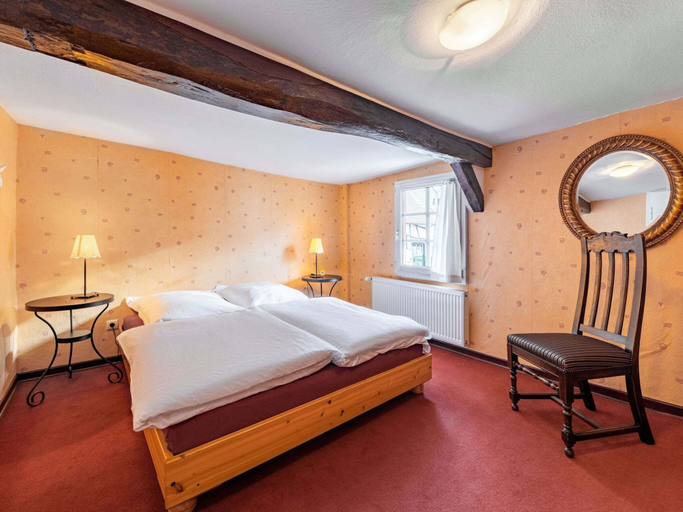 Others 3, Romantic Holiday Home in Schleiden on the Village Square, Euskirchen