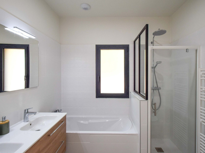 Bathroom 2, Holiday Home Near Saint-medard-d'excideuil, Dordogne