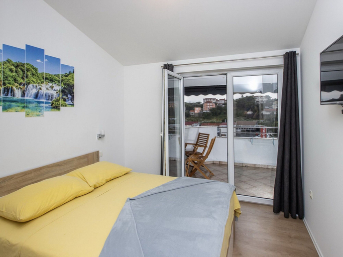 Room 2, Apartment Mia - Two Bedroom Apartment With Balcony, Split
