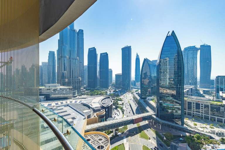 Balcony 4, SuperHost - Address Dubai Mall - Stunning Studios, Dubai