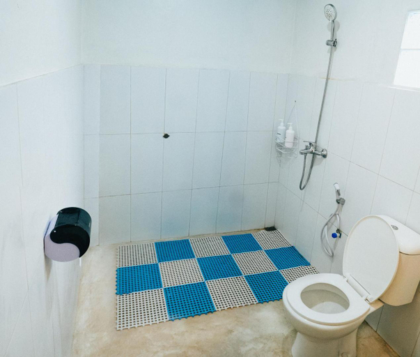 Bathroom 5, Hotel Gunung Mas Syariah, Wonosobo