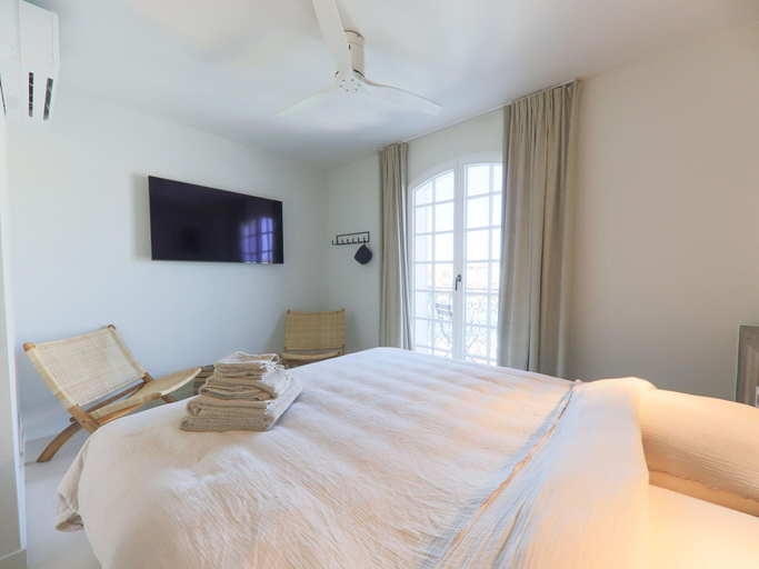 Room 5, Pleasant House for 8 People & 12 m Mooring, Var