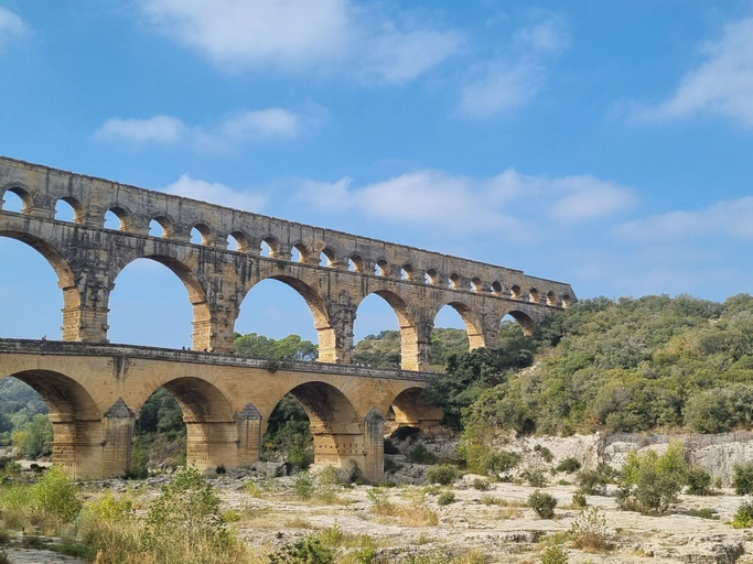 Others 4, Scenic villa with View of the Gardon River, Gard