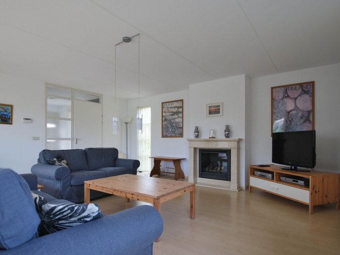 Others 5, Beautiful Villa With Conservatory, Wûnseradiel