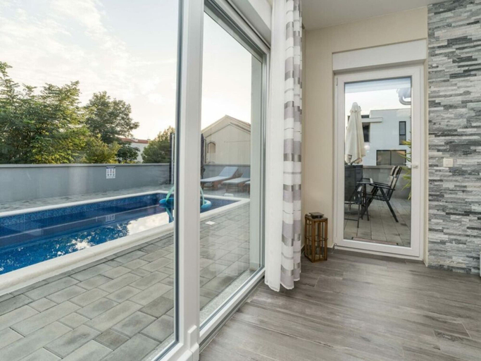 Exterior 2, Nicoll With Pool, 50 m From the Beach, Privlaka