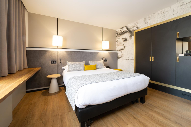 Bedroom 25
