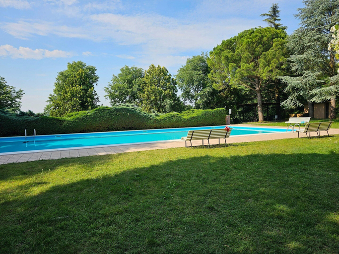 Pool 2, Apartment in Cola Near Thermal Park & Lake, Verona