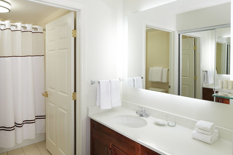 Bathroom 3, Residence Inn Milwaukee Downtown by Marriott, Milwaukee