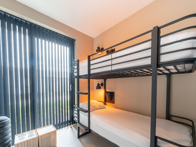 Room 5, Chic Family Villa With Play Area, Zeewolde
