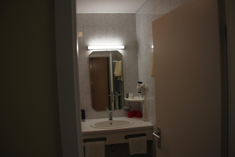 Bathroom 5, Gasthof Hotel zur Post, Passau