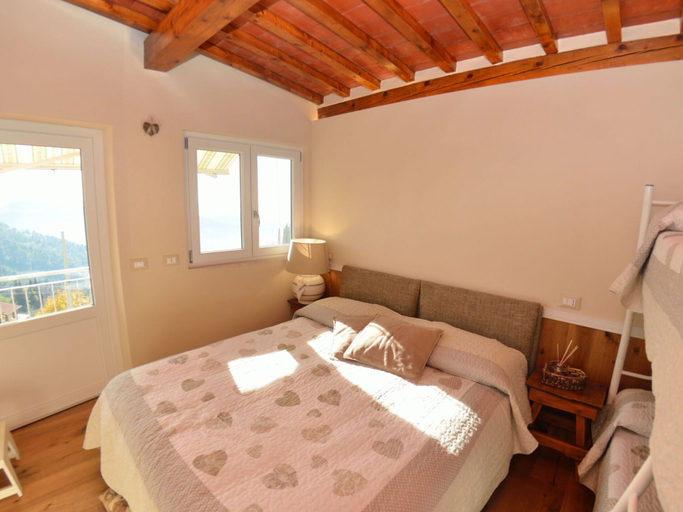 Room 4, Holiday Home in Massarosa With Pool & Hill Views, Lucca