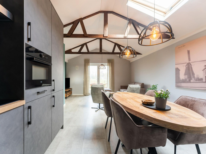 Dining 4, Rural Holiday Home With Large Terrace, Hellendoorn
