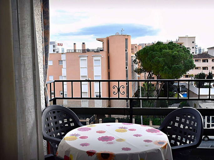 Dining 2, Belvilla by OYO Apartment in Torremolinos, Málaga