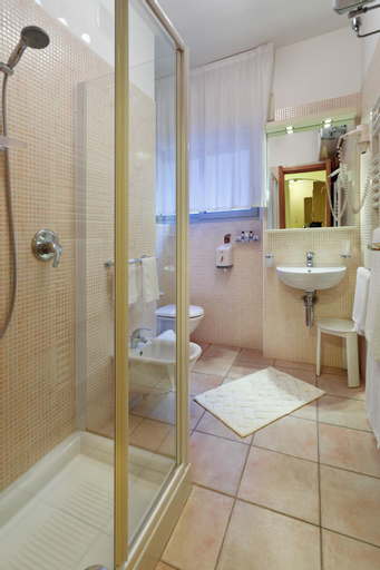 Bathroom 15