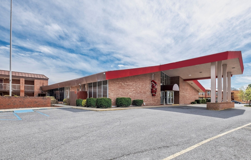 Exterior & Views 2, Red Roof Inn Marion, VA, Smyth