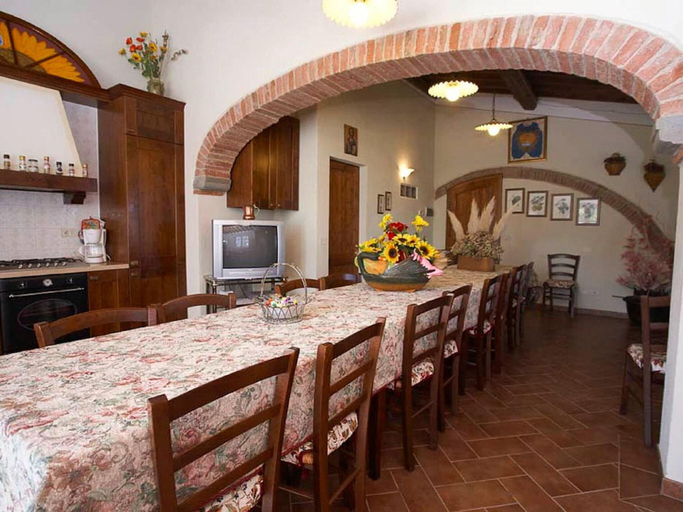 Private kitchen 4, Elegant Castle Stay With Pool, Arezzo