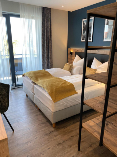 Bedroom 2, Hotel & Restaurant Rizzelli Superior, Neustadt an der Aisch-Bad Windsheim