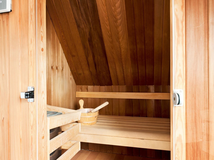 Spa treatment, Nice Home in Earnewald With Whirlpool and Sauna, Tytsjerksteradiel