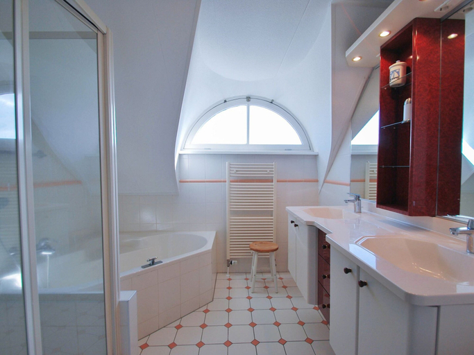 Bathroom 5, Waterfront Villa With Terrace in Friesland, Wûnseradiel