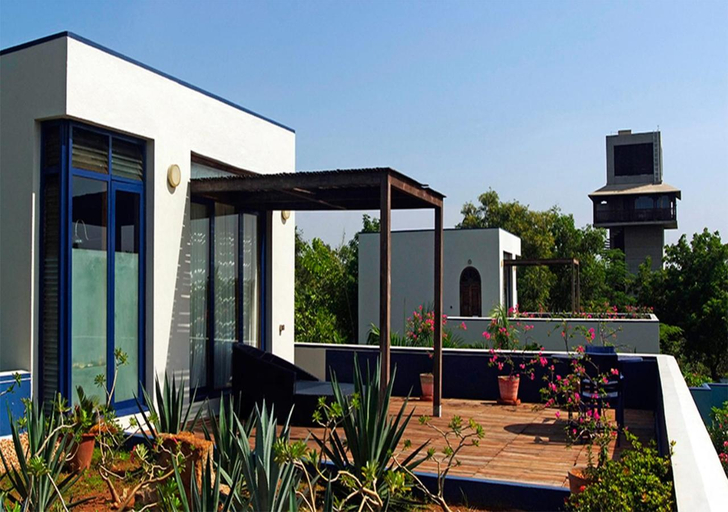 Exterior 3