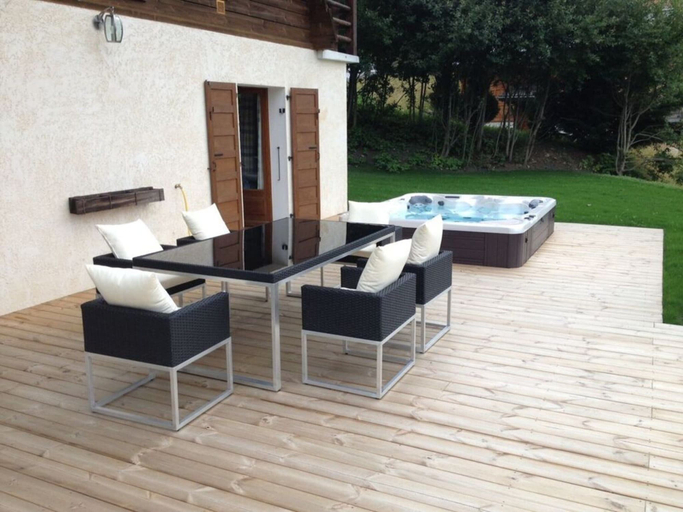 Others 5, Comfortable Chalet Near Ski-lift, Haute-Savoie