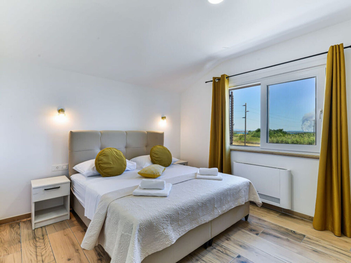 Room 5, With Pool, Jacuzzi and Sauna, Privlaka