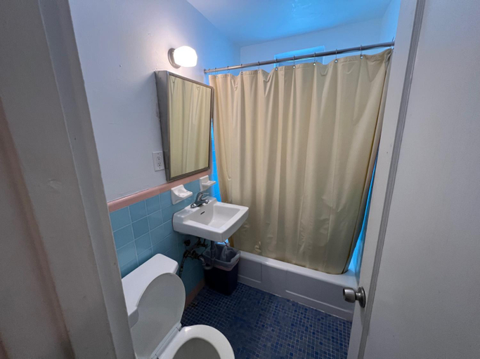 Bathroom 3, Sherbrooke All Suites Hotel, Miami-Dade