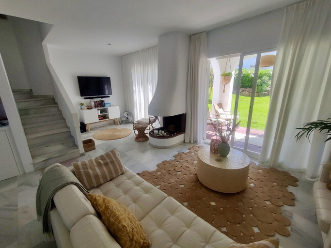 Living area 2, Relaxed Retreat With Pool, Málaga