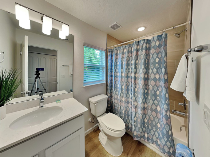 Bathroom 4, The Roman Clam, Flagler