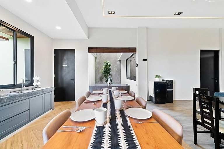 Dining Room 6