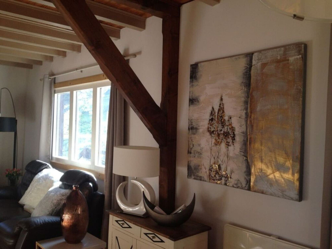 Others 4, Comfortable Chalet Near Ski-lift, Haute-Savoie