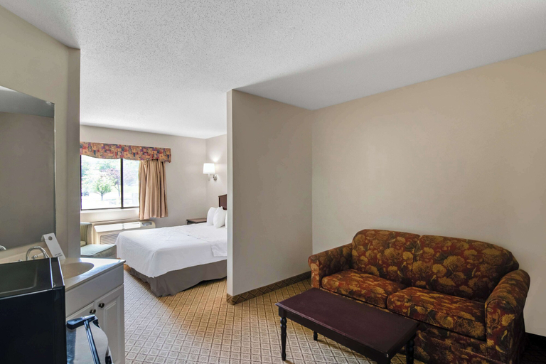 Bedroom 3, Americas Best Value Inn Torrington CT, Litchfield
